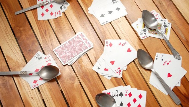 How to Play the Spoon Card Games by Using Astonishing Rules