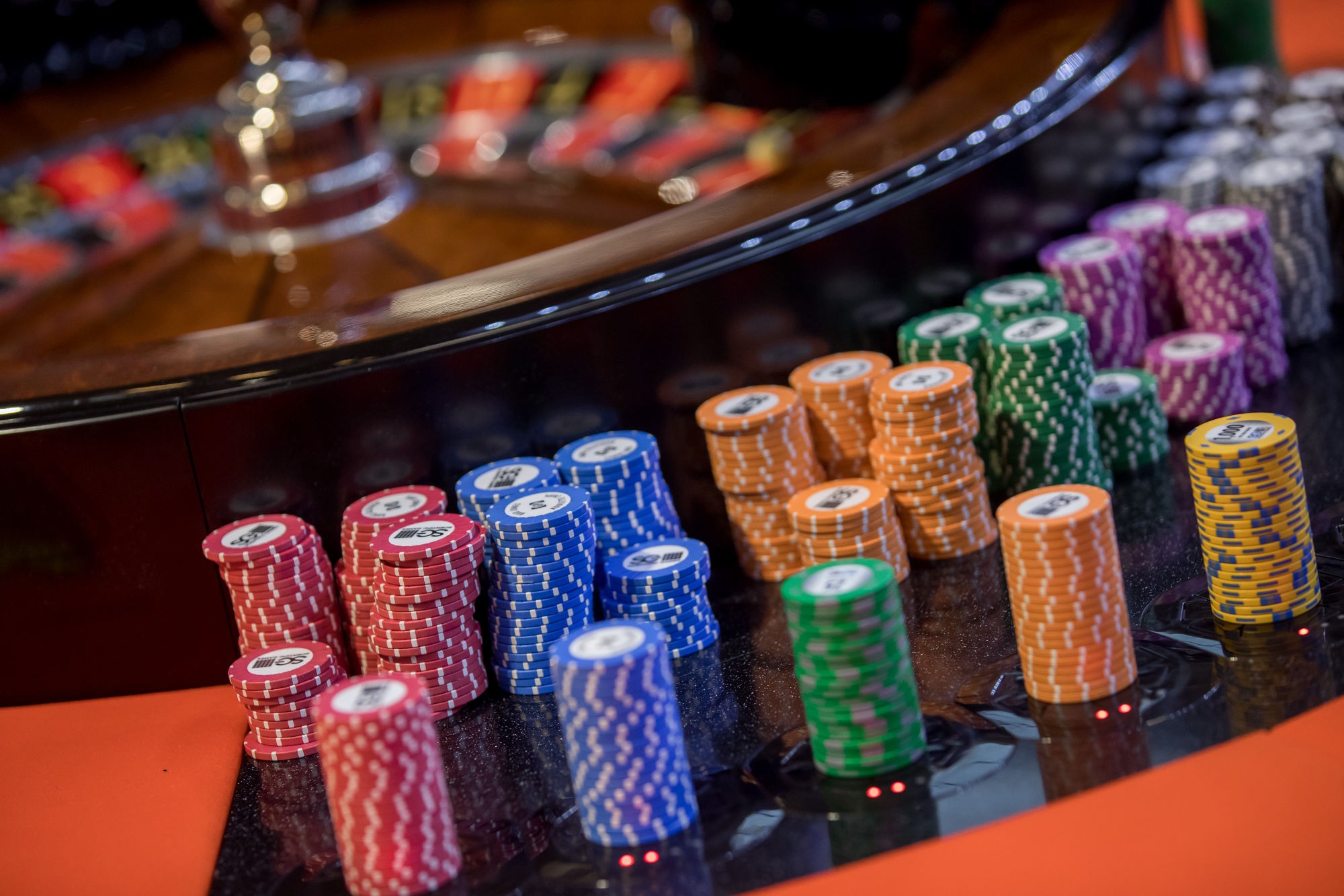 10 Tips to Beat the Odds at the Casino