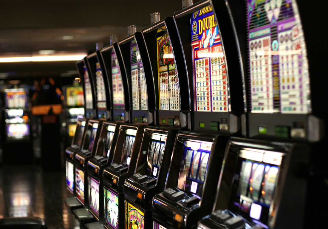 A brief history of slot machines (History and Evolution)
