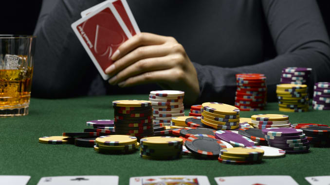 Want to Know How to play online Poker for beginners? This one’s for you!