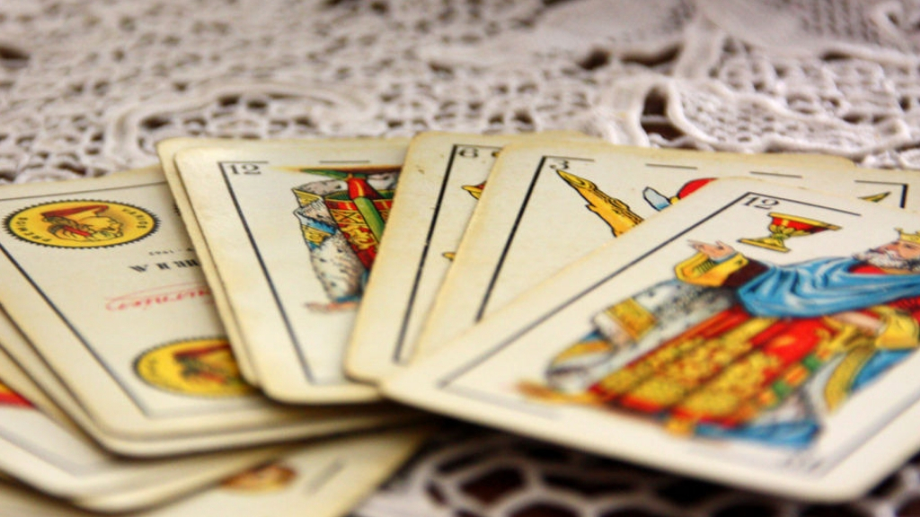 An EasytoUnderstand Beginner’s Guide to the Hearts Card Game games