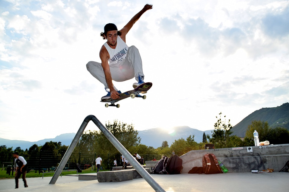 A Complete Guide on How to Skateboard for Beginners