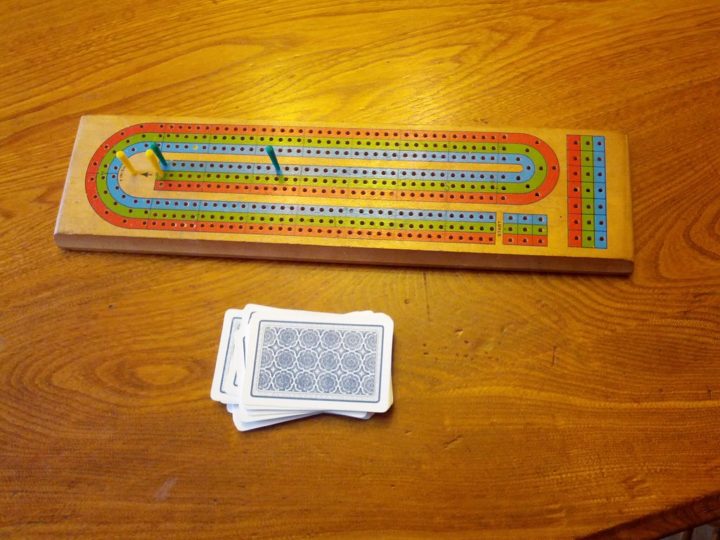 How To Play Cribbage? – A Beginner’s Guide